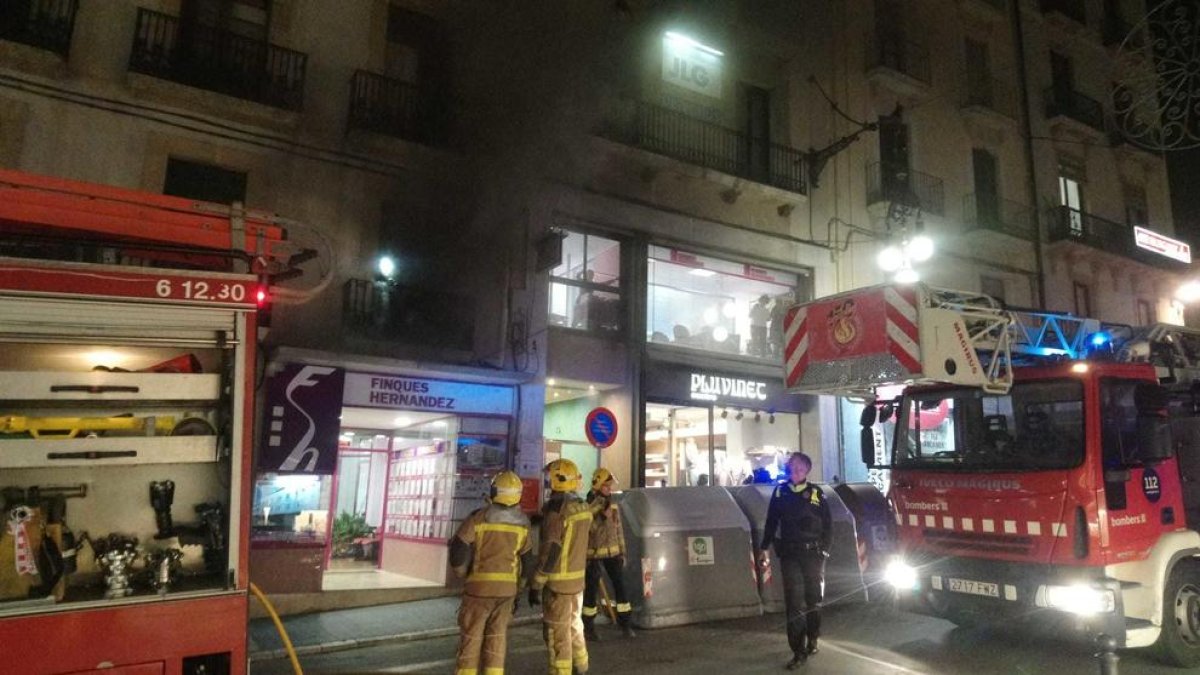 Crema un pis al carrer Unió de Tarragona