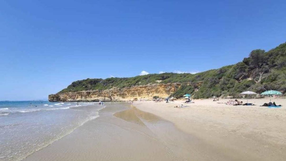Creix l'afluència de 'tèxtils' a les platges nudistes de Tarragona després de la pandèmia