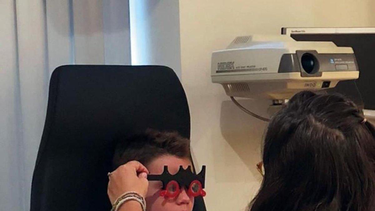La miopia en infants fa augmentar la demanda de lents a les òptiques de Tarragona