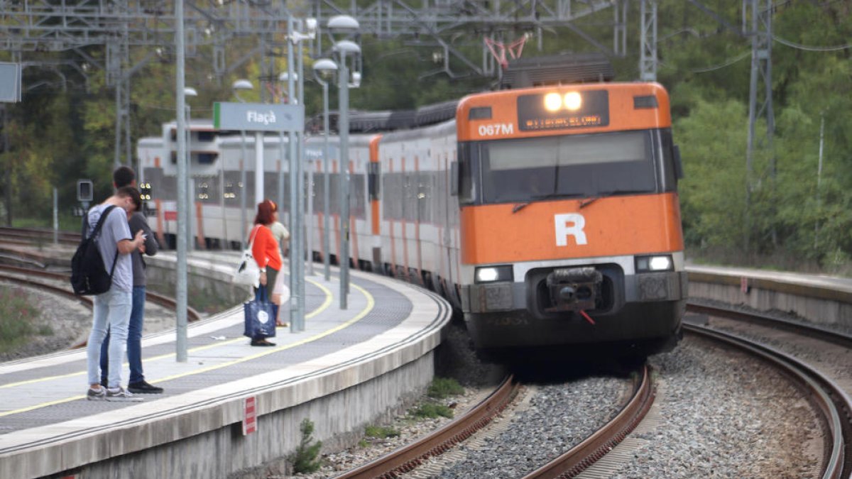 Renfe comprará antes de final de año los 69 trenes de Cercanías y 32 Media Distancia para Cataluña