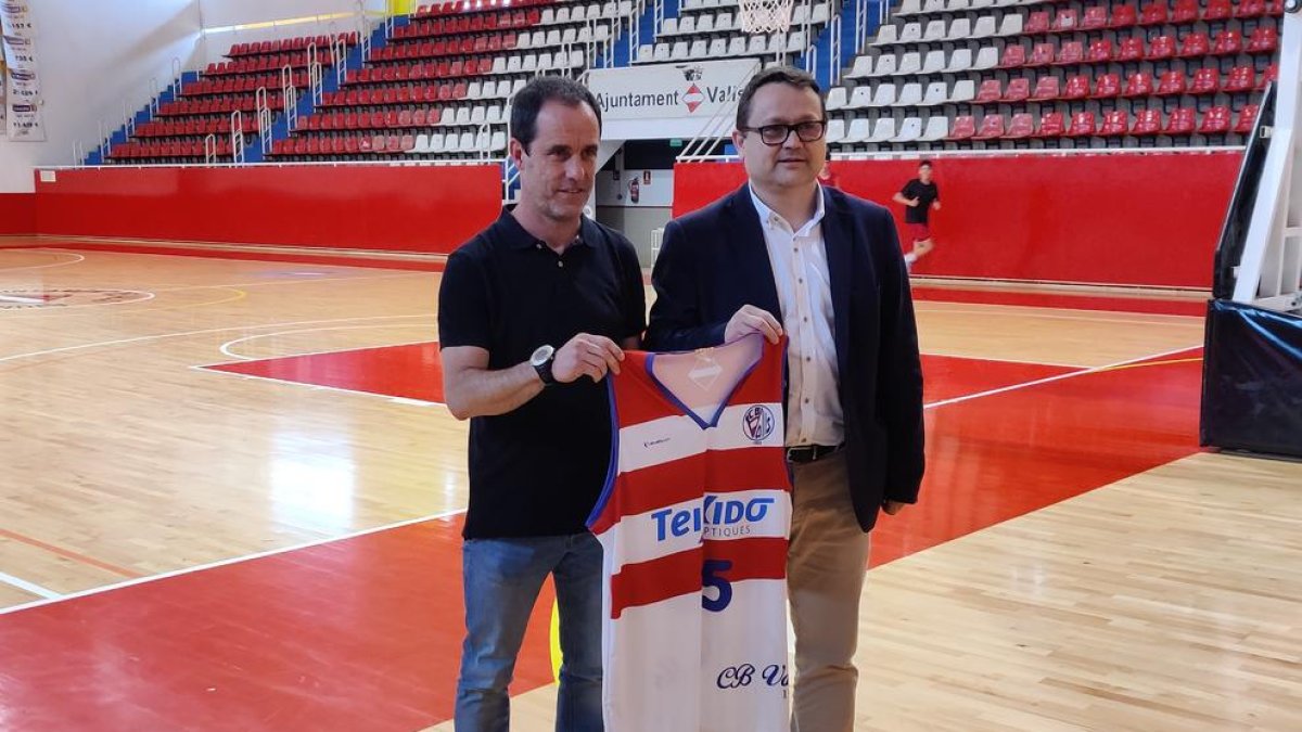 Víctor Neila presentado como nuevo entrenador del CB Valls a la Liga EBA