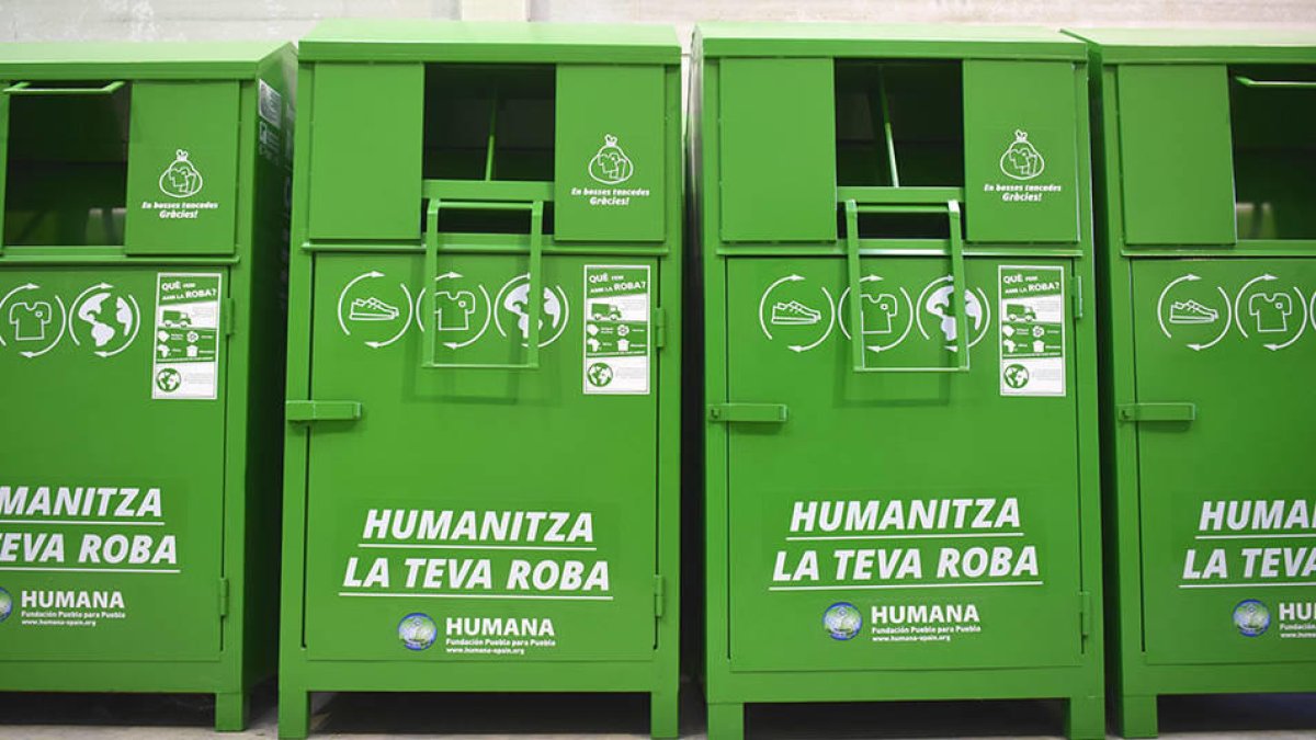 El Ayuntamiento de Valls amplía la red de contenedores de recogida de ropa y calzado