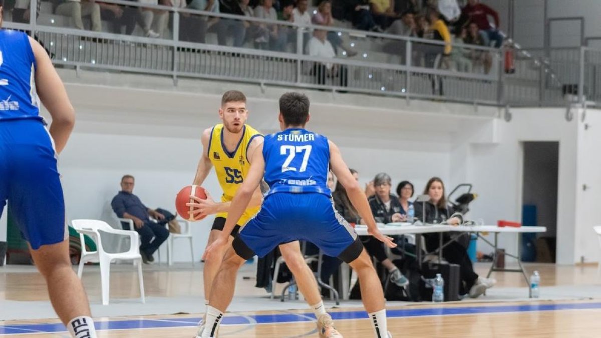 El CB Salou recupera la sonrisa con una victoria contundente contra el CB Alginet (74-92)