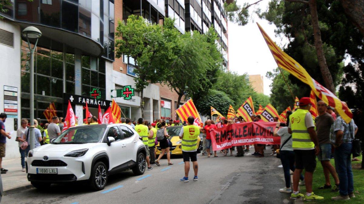 Más de cien trabajadores de la industria del metal reclaman en Tarragona mejoras salariales para no perder poder adquisitivo