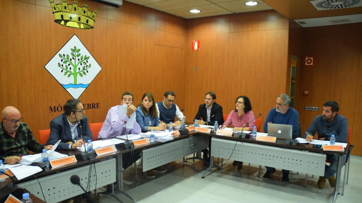 L'Ajuntament de Móra d'Ebre fa marxa enrere i minora l'increment d'impostos i taxes municipals