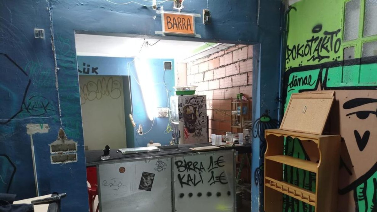 La policía impide una fiesta ilegal en una nave abandonada y en mal estado en Reus