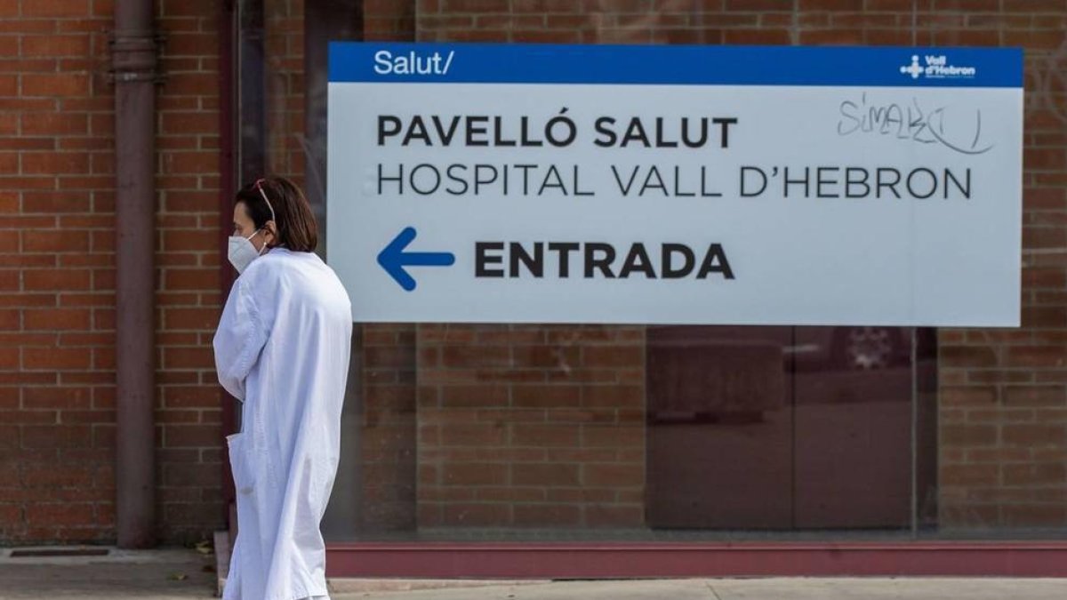 Investiguen un treballador de l'Hospital Vall d'Hebron per robar 8.000 cànules de plata