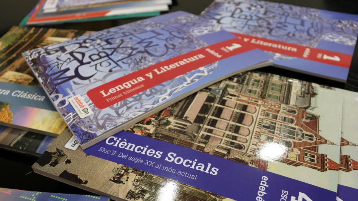 Falten llibres de text a Tarragona pel retard en l'aplicació de la nova llei educativa