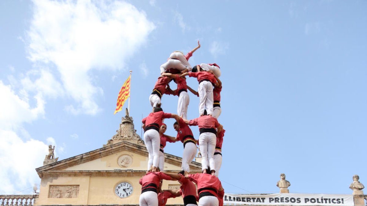 castellers, Colla Vella dels Xiquets de Valls, diada, descarregat, Santa Tecla, 5d9f, plaça de la Font