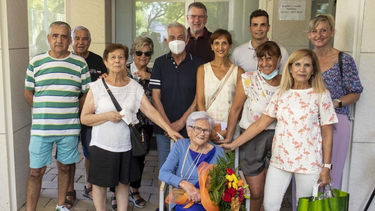 Pau Ricomà felicita Maria Morillas pels seus 100 anys