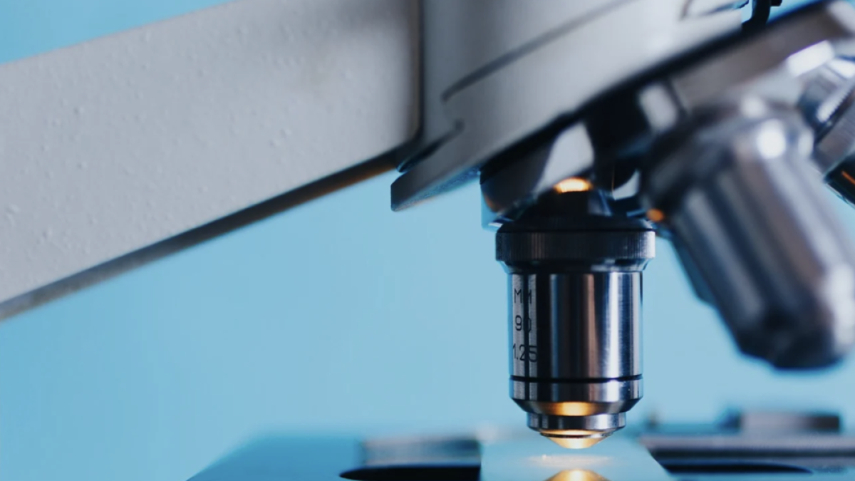 Un microscopio de bolsillo de alta resolución