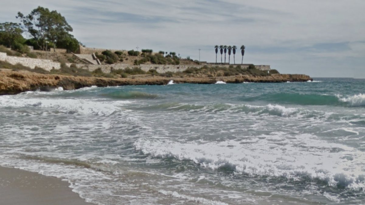 Troben el cadàver d'un home de 85 anys surant al mar a Tarragona