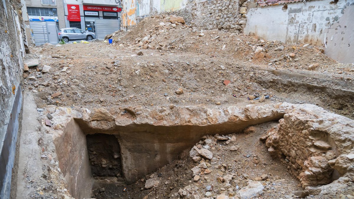 El silo encontrado en el 14 de Estanislau Figueras de Tarragona es de época medieval