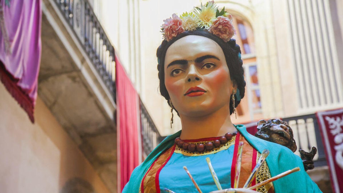 La geganta Frida de Tarragona celebra su cuarto aniversario este viernes