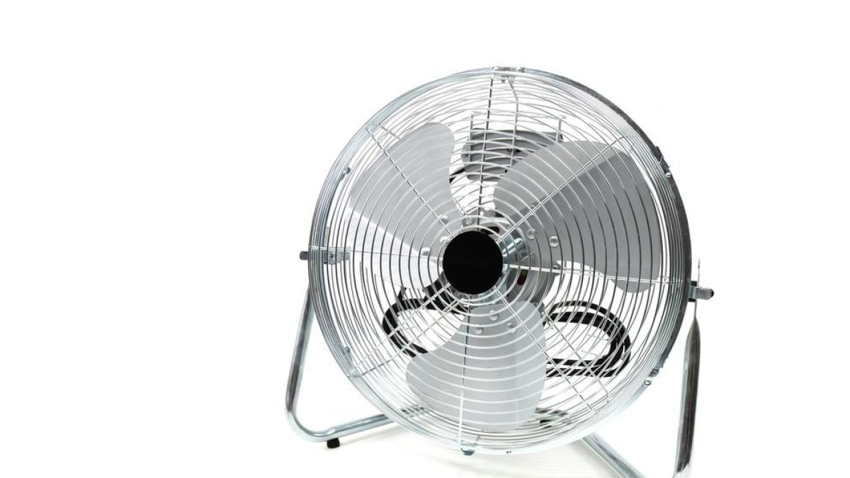 Educació soluciona les altes temperatures a les aules amb ventiladors