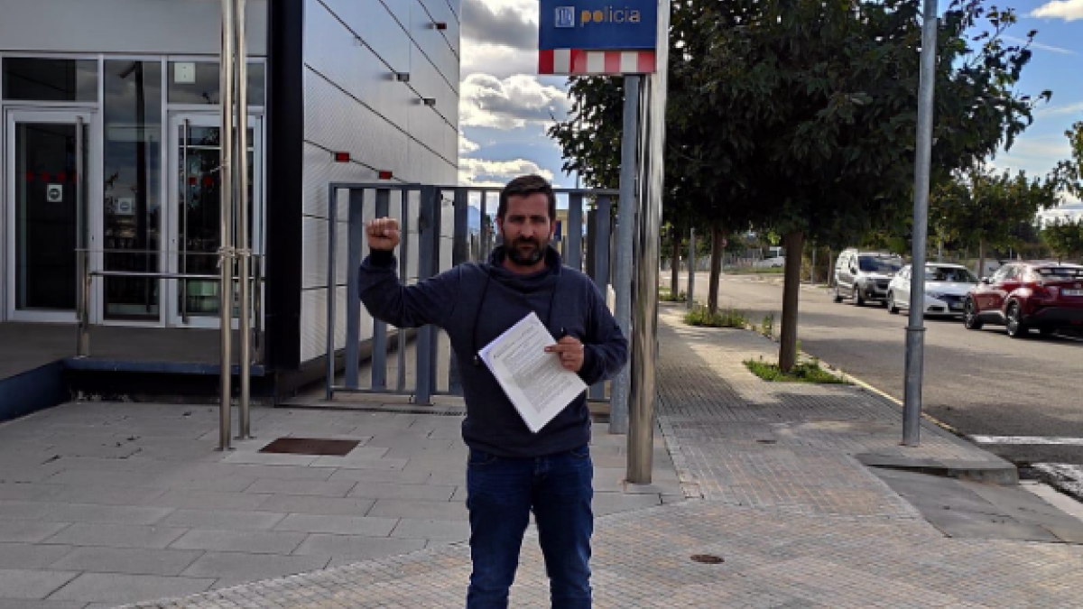 Una «persona vinculada a Ciutadans» agredeix al regidor de la CUP a Móra d'Ebre