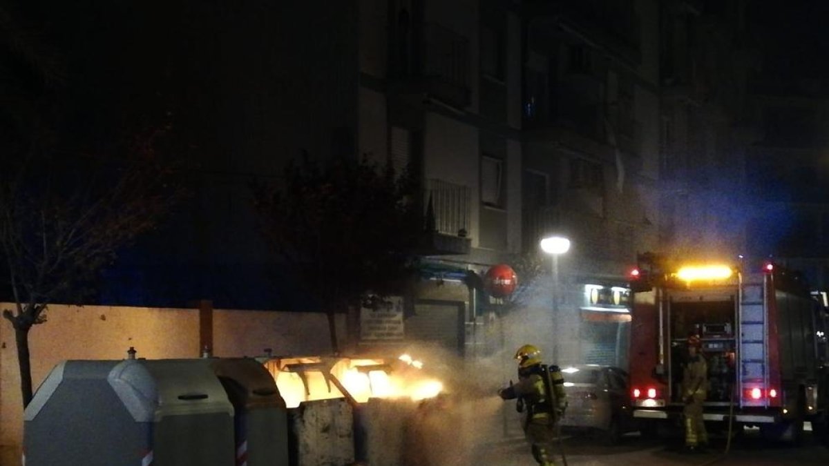 Queman cuatro contenedores durante la madrugada en Vila-seca