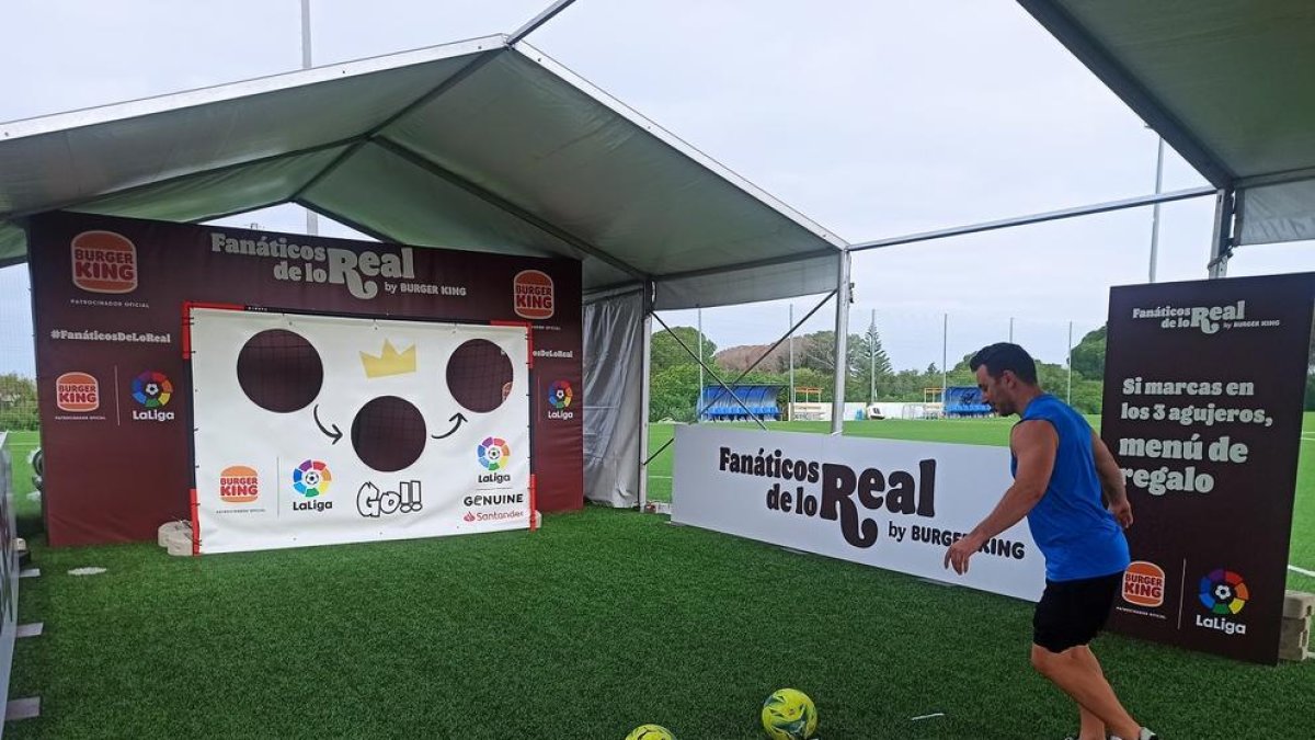Burger King instala una 'Fan Zone' en el Complejo Deportivo Futbol Salou por la Liga Genuine