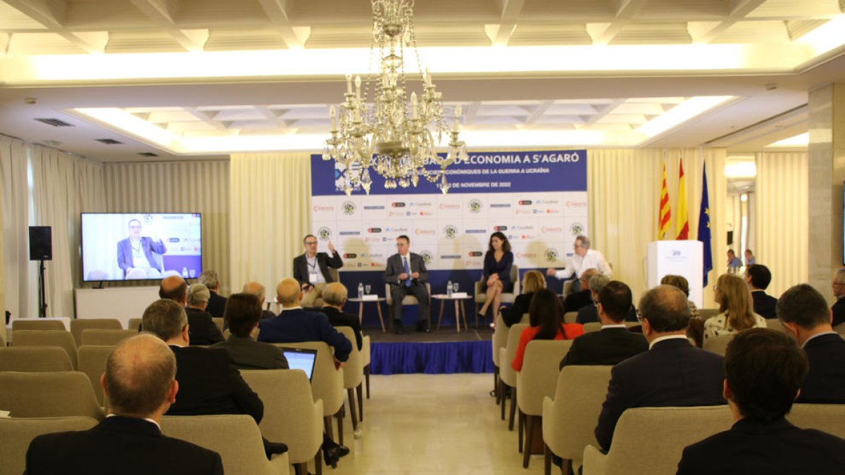 Repsol i Enagás avalen els primers mesos del topall al preu del gas: «S'ha demostrat que és una mesura molt sensata»