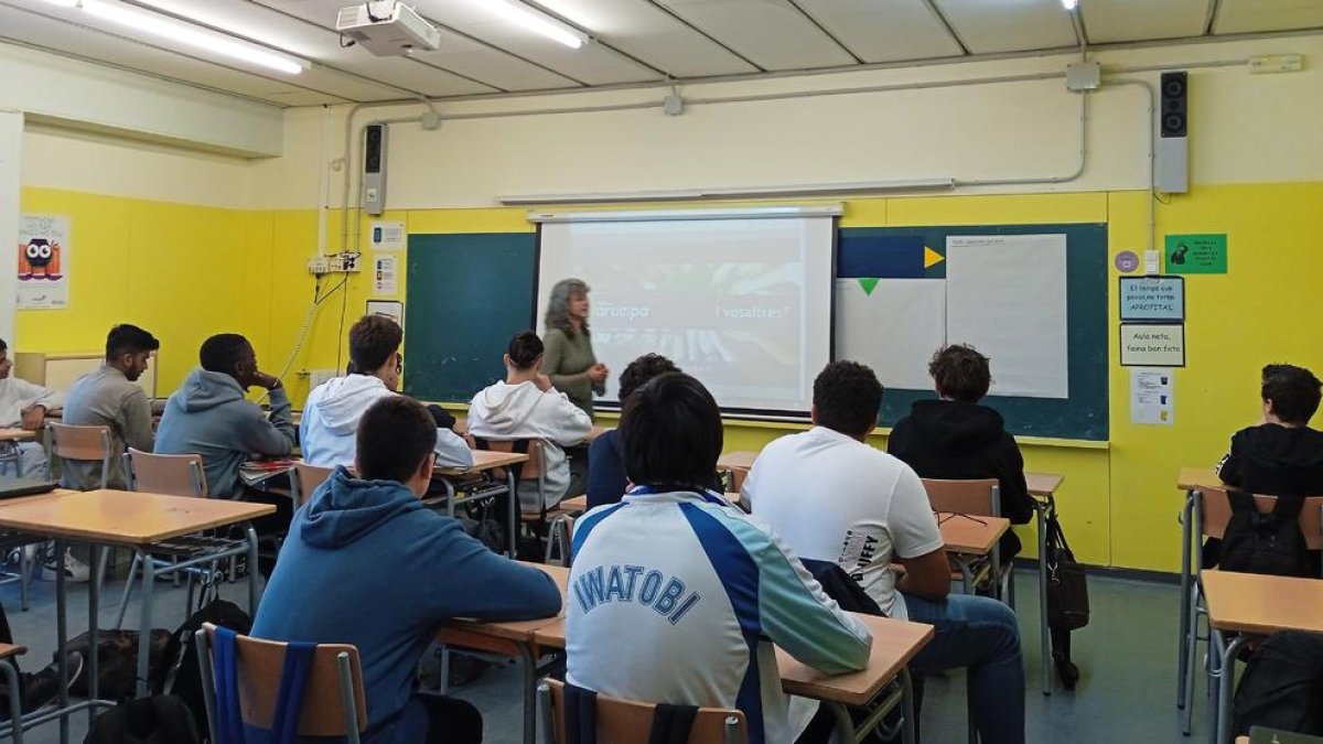 Salou realiza formaciones sobre participación ciudadana en los institutos del municipio