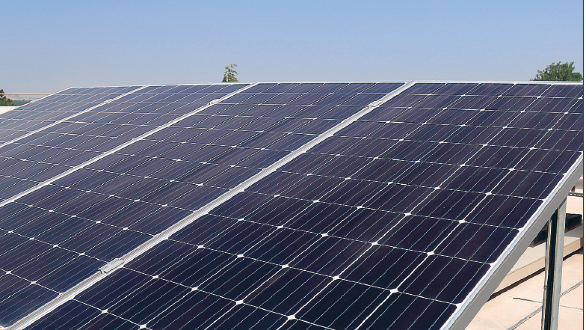 La AV La Mineta impulsa la instalación de placas solares