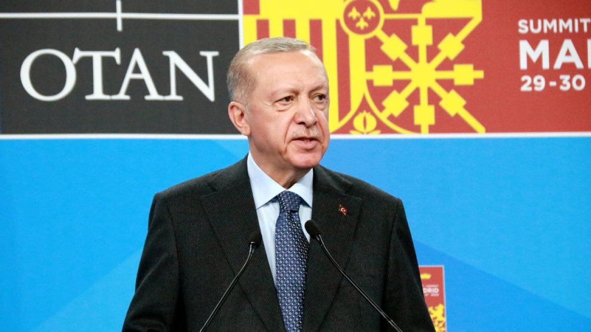 Al menos seis muertos y 53 heridos por una explosión en una céntrica calle comercial de Estambul