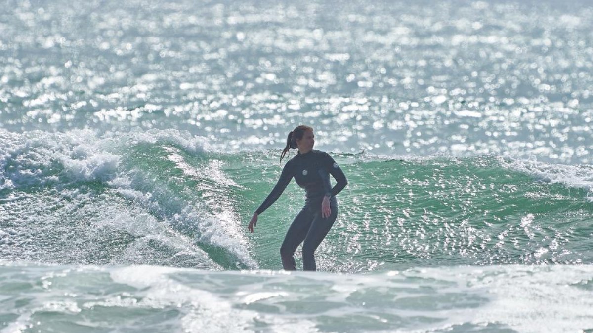 La URV coordina un projecte per definir les millors platges i dies per fer surf