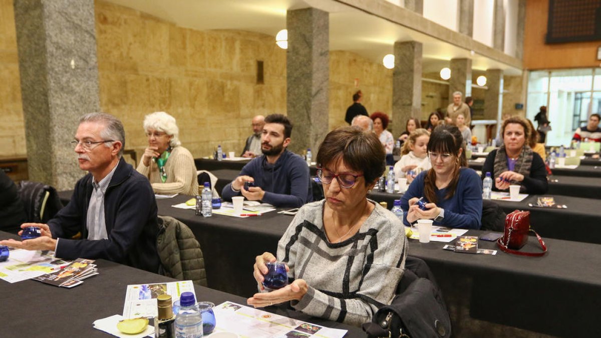 Cata de aceite DOP Siurana en el espacio de la Llotja de Reus