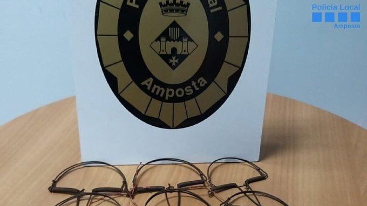 Ballestes, caza pájaros, amposta, montsià, denuncia, policía local