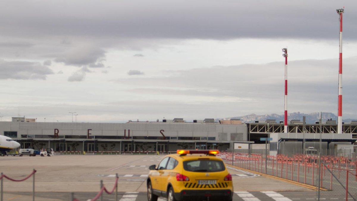 Un vuelo de trasplante de órganos se queda sin poder operar en el Aeropuerto de Reus