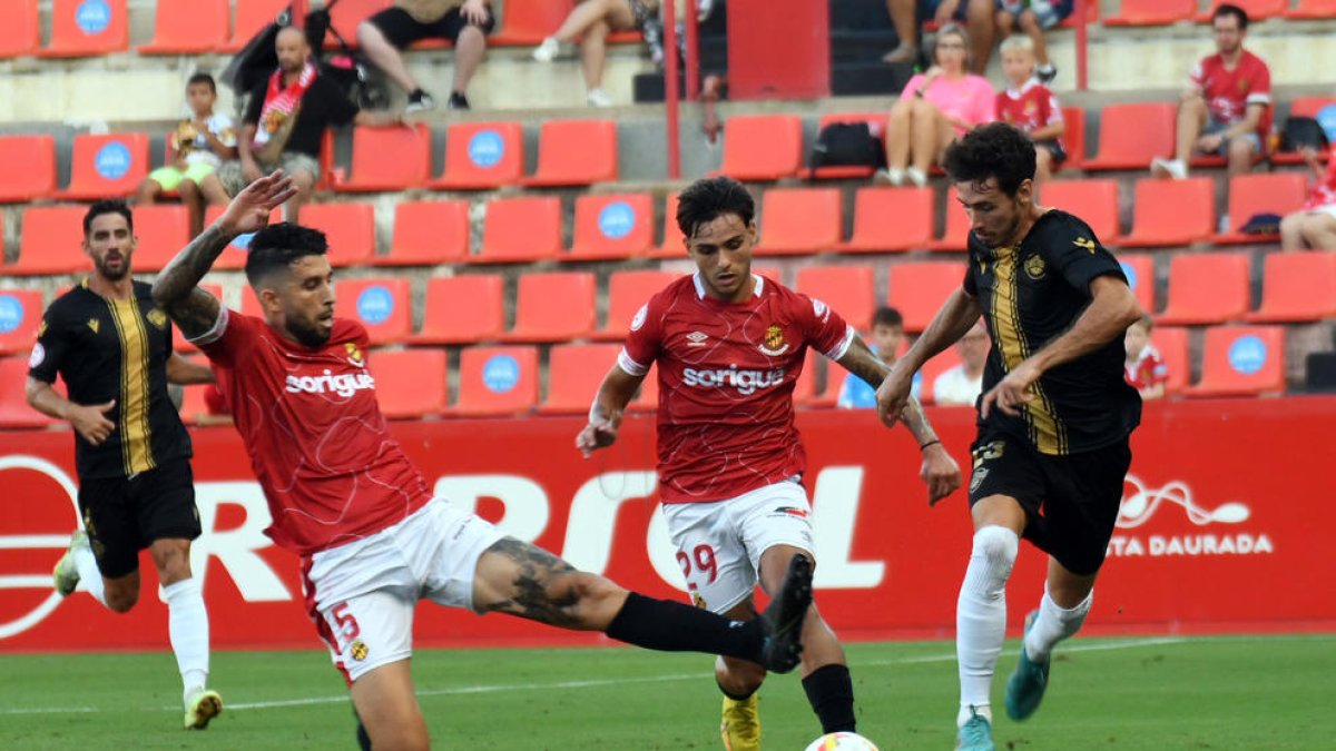 La invencibilidad del Nàstic d'Agné en el Nou Estadi se rompe muy pronto