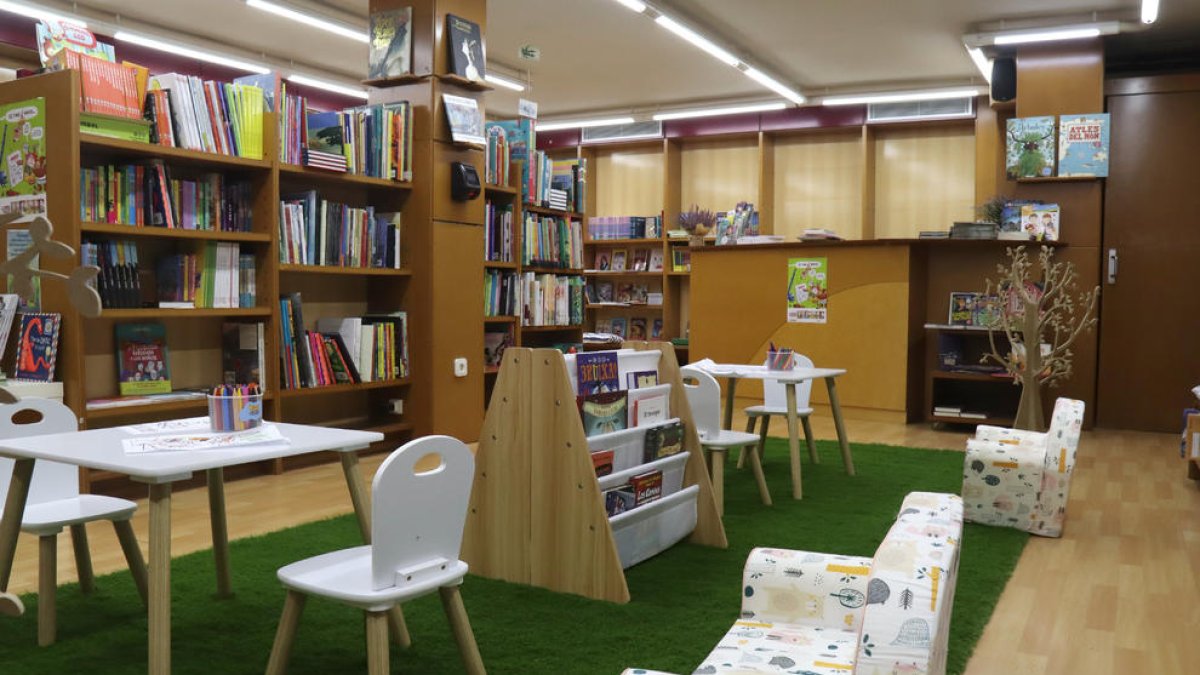 La Capona de Tarragona es transforma de llibreria convencional a cooperativa de consum