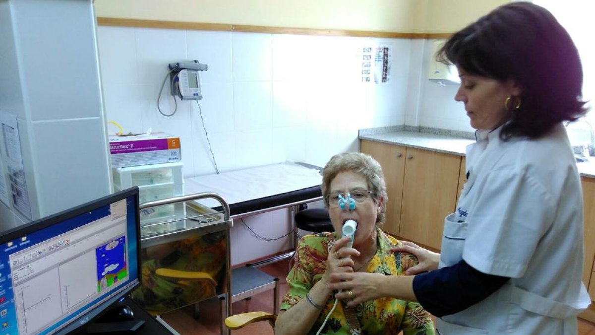 L'ICS Camp de Tarragona promou intervencions no farmacològiques per deixar de fumar