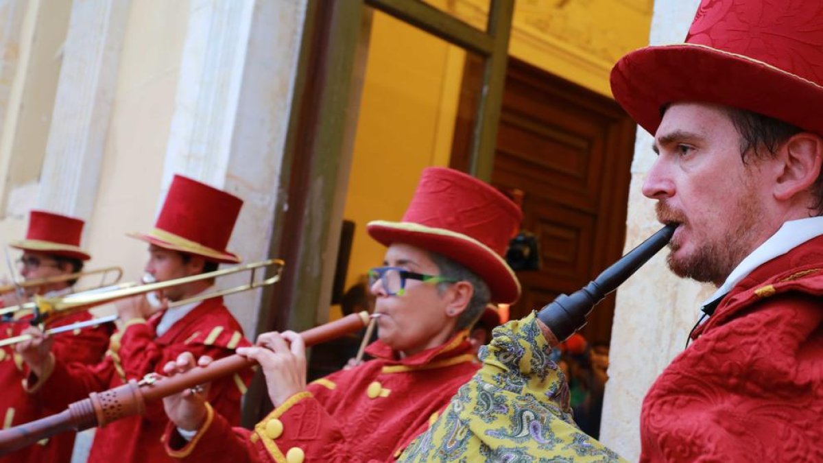 La plaza de la Font, escenario de los homenajes a la perpetuadora y teclers de honor durante la Crida