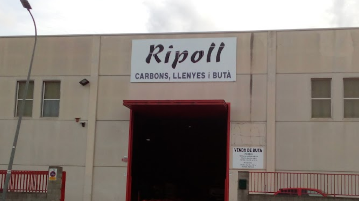 Extinguido un incendio con riesgo de explosión en una fábrica del polígono industrial del Vendrell