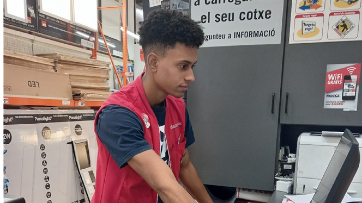 Bauhaus contrata estudiantes en prácticas durante el primer semestre