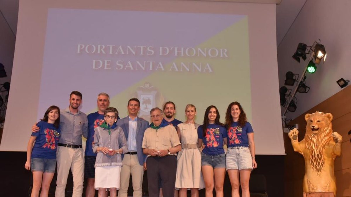 Montserrat Caralt i Francesc Guinovart nomenats Portants d'Honor de Santa Anna