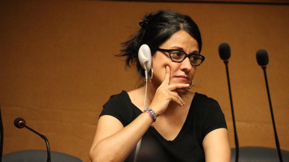 L'exdiputada de la CUP Anna Gabriel torna de Suïssa i compareix per sorpresa al Suprem