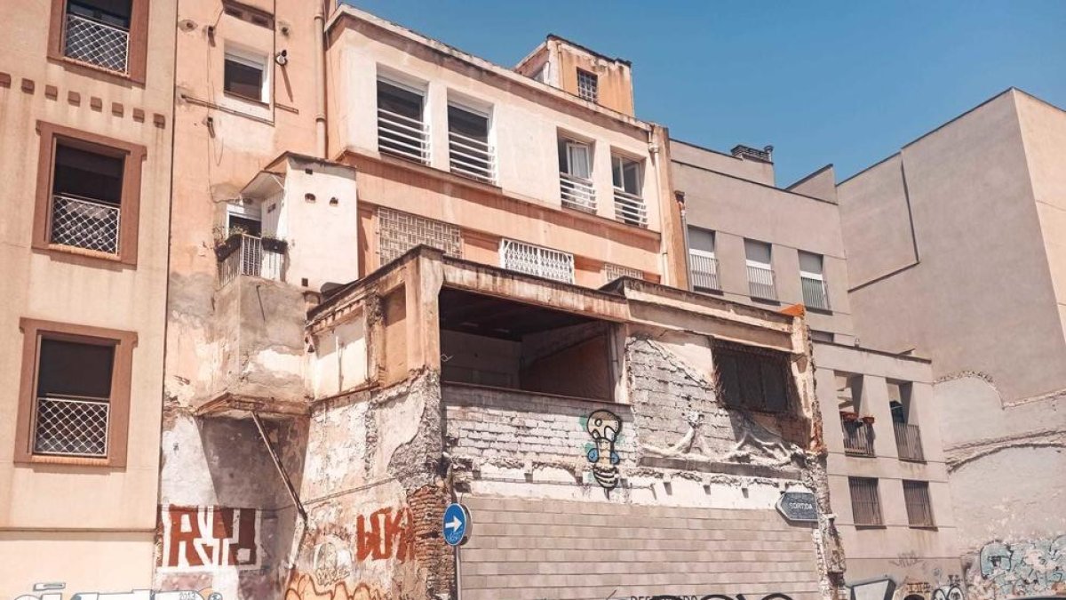 El projecte d'aparcament d'Hispània obligarà a l'enderroc d'una balconada