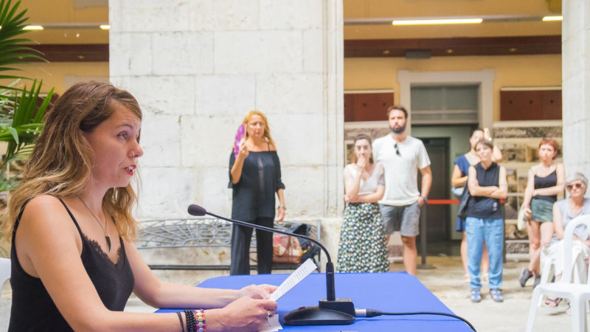 Carla Aguilar dimite como concejala d'En Comú Podem en Tarragona y denuncia que ha sufrido acoso