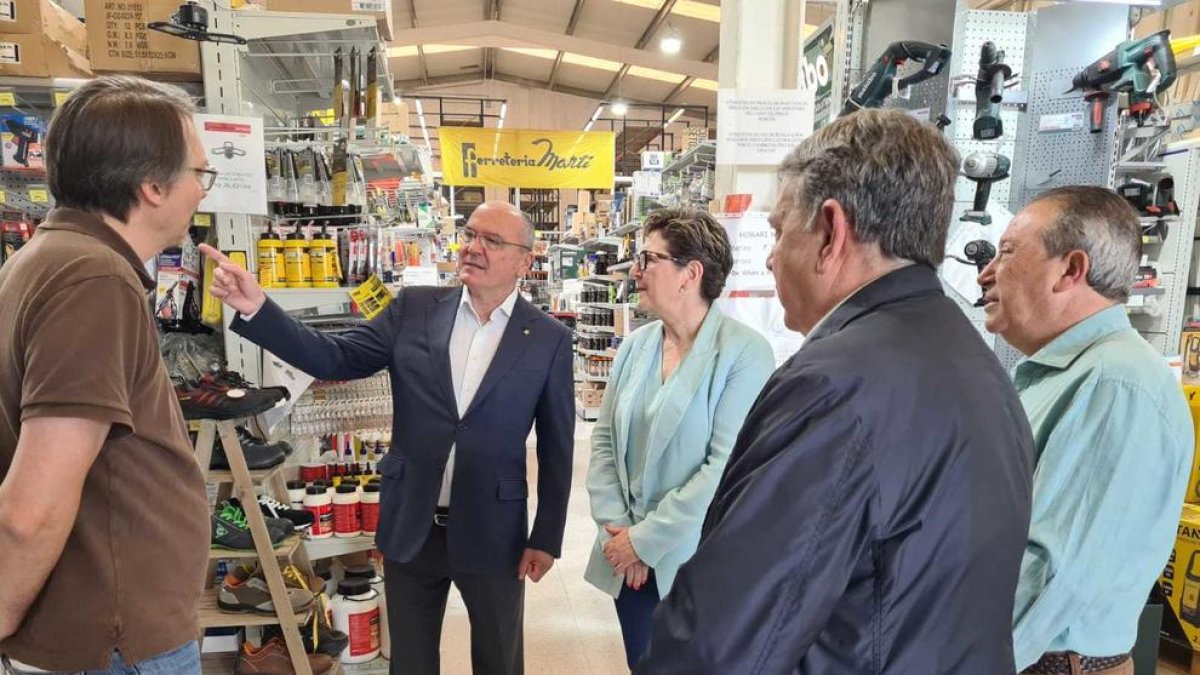 El alcalde de Reus visita en el polígono Granja Vila