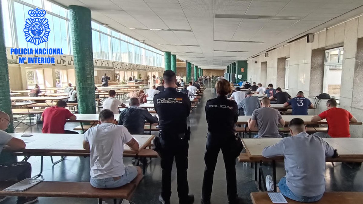 400 aspirants es presenten a les proves de vigilants de seguretat privada a Tarragona