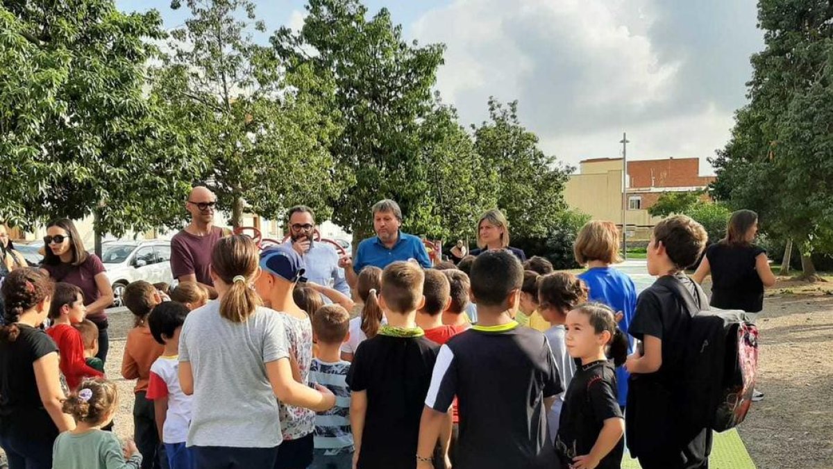 Inauguran los juegos pintados en el raval Sol i Vista, los segundos que hay en la ciudad