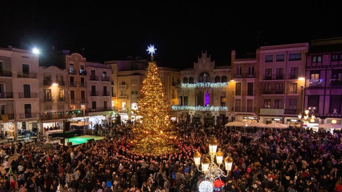L'encesa de llums i un espectacle de dansa vertical obren a Reus la Campanya de Nadal