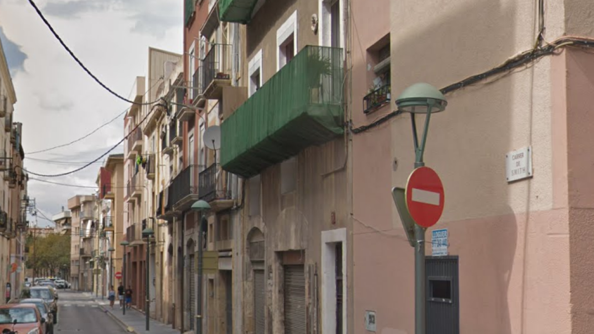 Aparecen grietas en un edificio del barrio de la calle Smith