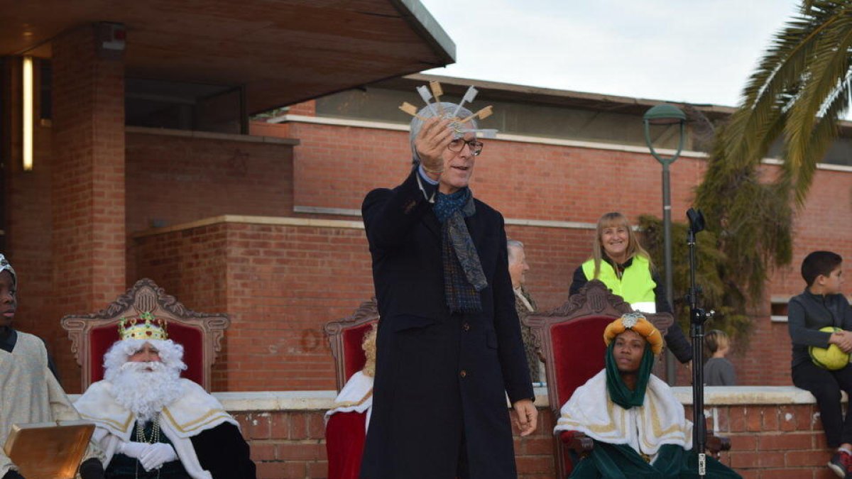 Ballesteros entrega les claus dels barris de Ponent als Reis Mags