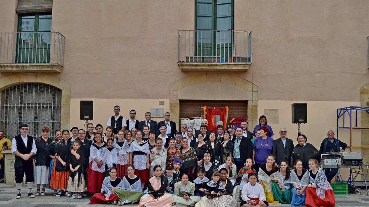 El Esbart Dansaire rinde homenaje al 'Maestro' con un Encuentro de jotas