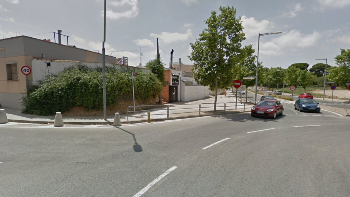 Un ferit en un accident entre una moto i un turisme al nucli urbà de Reus