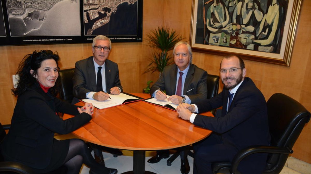 El Ayuntamiento y la Obra Social “La Caixa” firman un convenio para garantizar la alimentación infantil