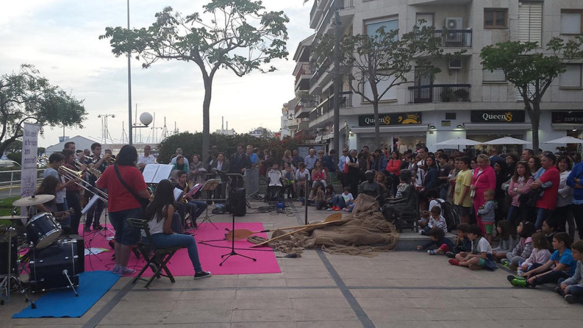 'Cambrils Comerç de Nit' reivindica el potencial comercial del municipi